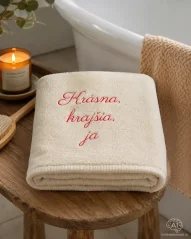 Vyšívaná osuška - Krásna, krajšia, ja