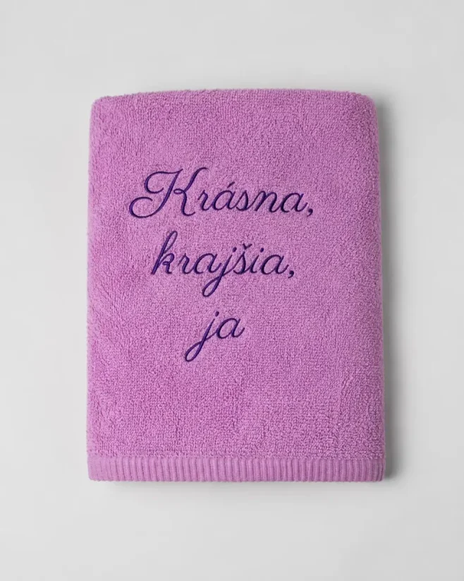 Vyšívaná osuška - Krásna, krajšia, ja